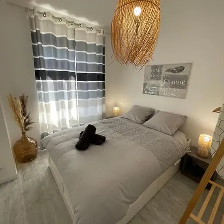 Lägenhet Le Boheme - Centre Ville, Netflix Et Wifi, Parking, Ideal Familles, Couples Et Voyages D'affaire Niort